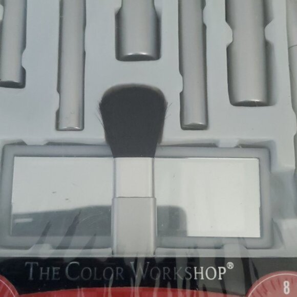 "The Color Workshop" 8 Professional Makeup Brushes + Mirror and Case- NWOT - Picture 6 of 8